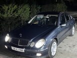 Mercedes E 270-1