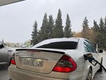 Mercedes E 230-5
