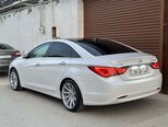 Hyundai Sonata-12