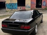 Mercedes E 200-3
