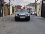 Mercedes E 230-1