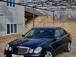 Mercedes E 240-1