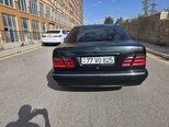 Mercedes E 240-5