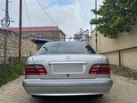 Mercedes E 240-2