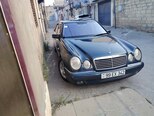 Mercedes E 240-1