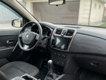 Renault Logan-6