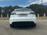 Tesla Model Y-3