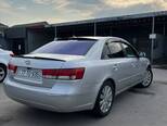 Hyundai Sonata-12
