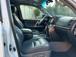Toyota Land Cruiser-19