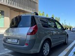 Renault Scenic-13