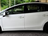 Toyota Prius V-5