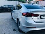 Hyundai Elantra-4