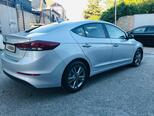 Hyundai Elantra-12