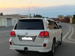 Toyota Land Cruiser-10