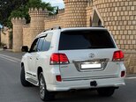 Toyota Land Cruiser-9