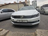 Volkswagen Passat-1