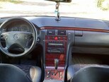 Mercedes E 240-4