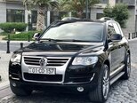 Volkswagen Touareg-1
