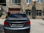 Hyundai Accent-11