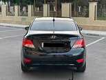 Hyundai Accent-2