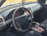 Mercedes E 200-11