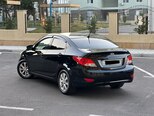 Hyundai Accent-15