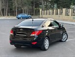 Hyundai Accent-12