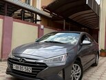 Hyundai Elantra-4