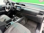 Toyota Hilux-11