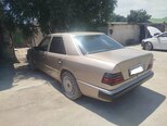 Mercedes 250 D-6
