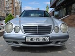 Mercedes E 220-1