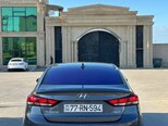 Hyundai Elantra-11