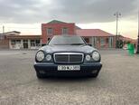 Mercedes E 240-1