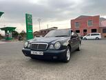 Mercedes E 240-4