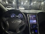 Hyundai Sonata-12