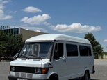 Mercedes 208 D-3