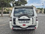 Mitsubishi Pajero-5