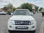 Mitsubishi Pajero-4