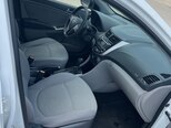 Hyundai Accent-14