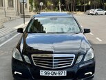 Mercedes E 220-1