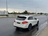 Porsche Cayenne-11