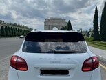 Porsche Cayenne-8