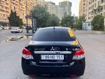 Mitsubishi Attrage-4