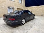 Mercedes E 280-8