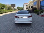 Hyundai Elantra-4