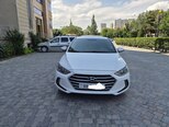 Hyundai Elantra-1
