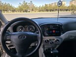 Hyundai Accent-6