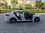 Hyundai Elantra-12