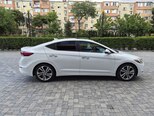 Hyundai Elantra-8