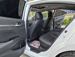 Hyundai Elantra-11